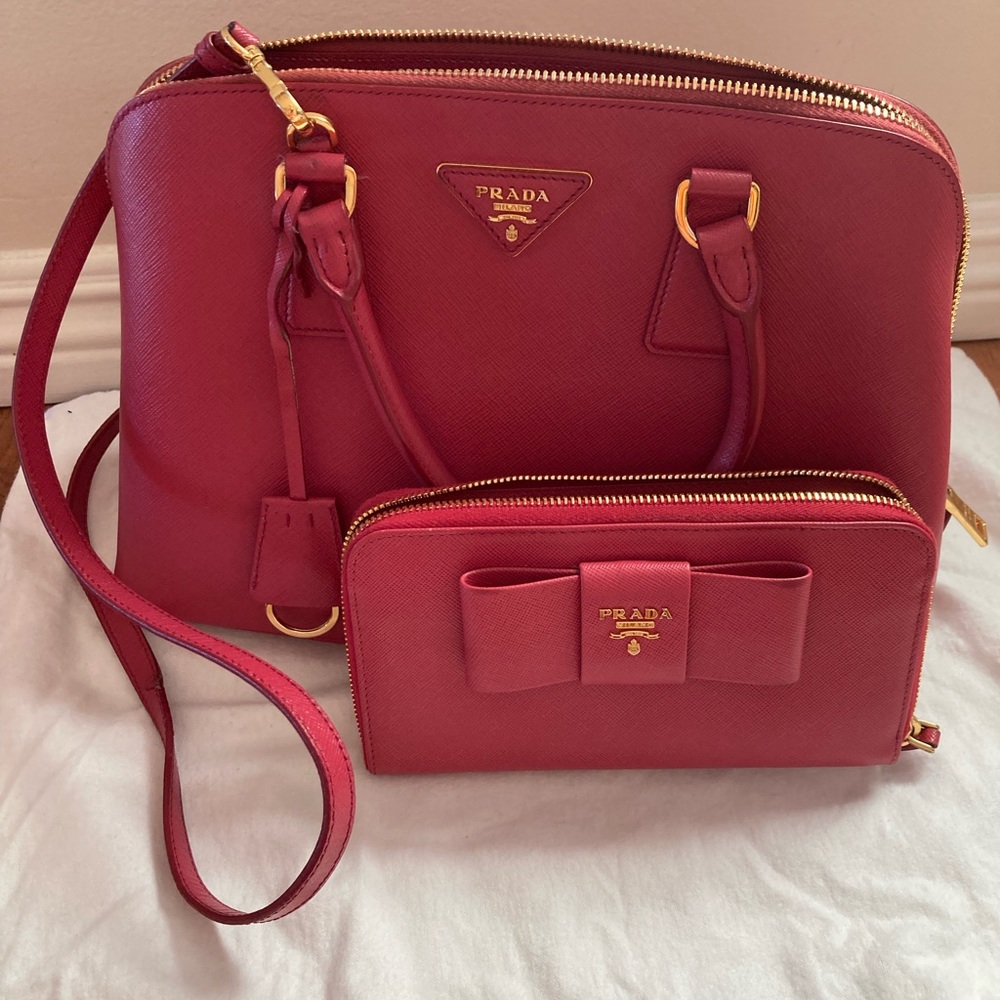 Prada shoulder bag handbag with matching wallet pink leather set great condition